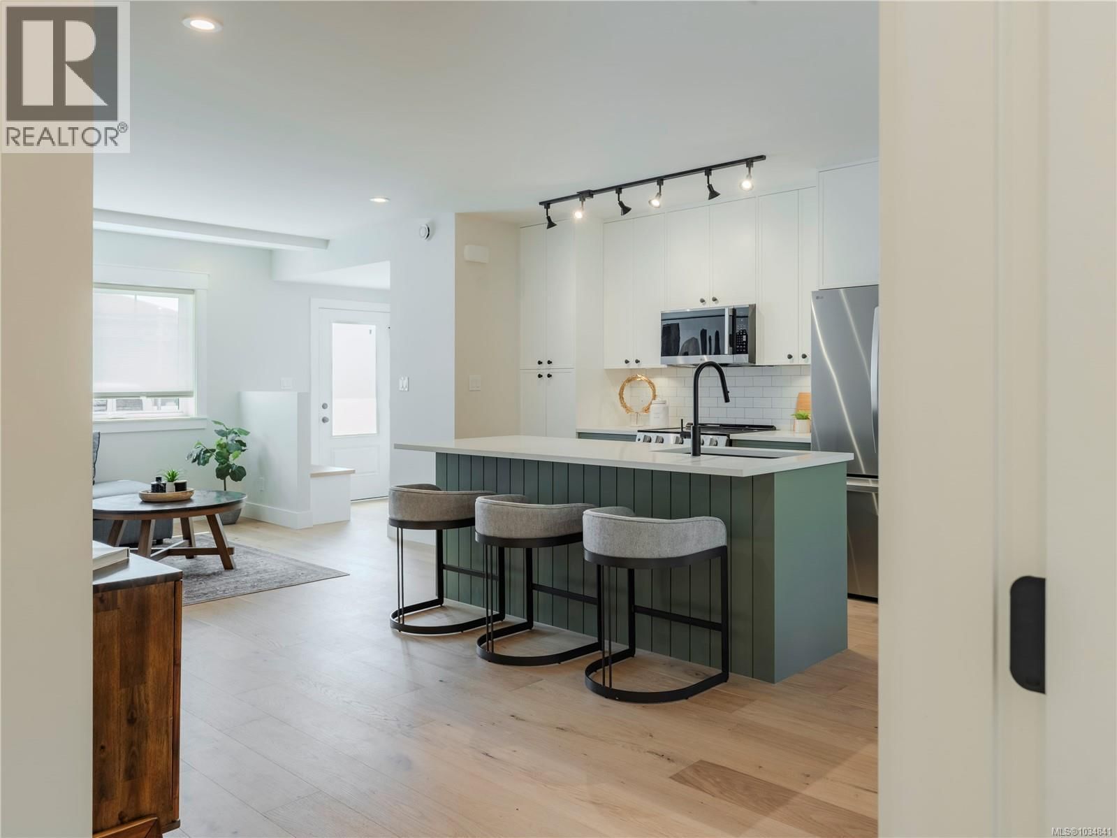 4 1830 Allenby Street property photo