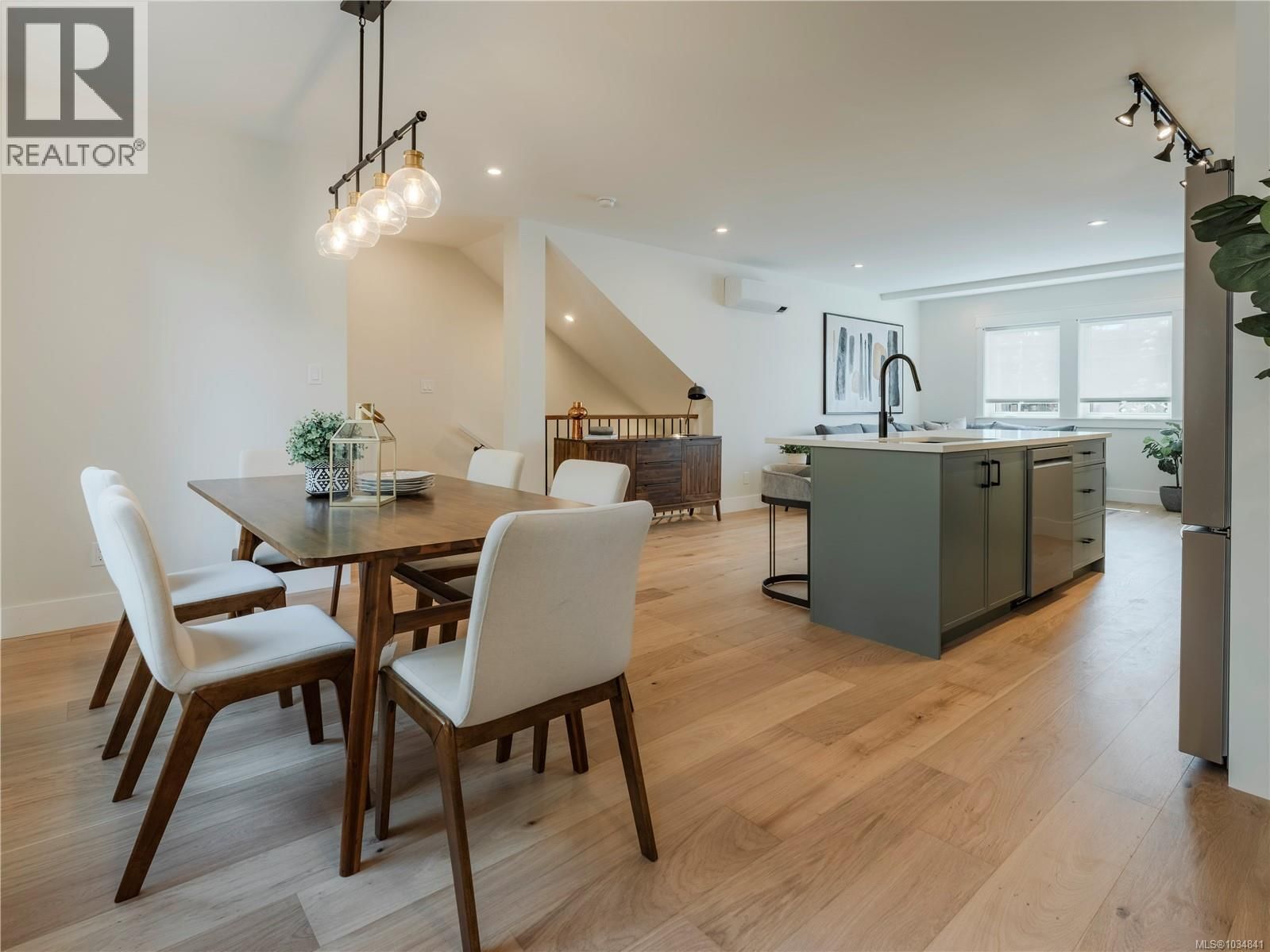 4 1830 Allenby Street property photo