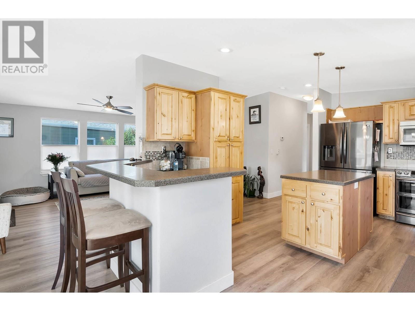 5 - 1030 RICARDO ROAD Image 3