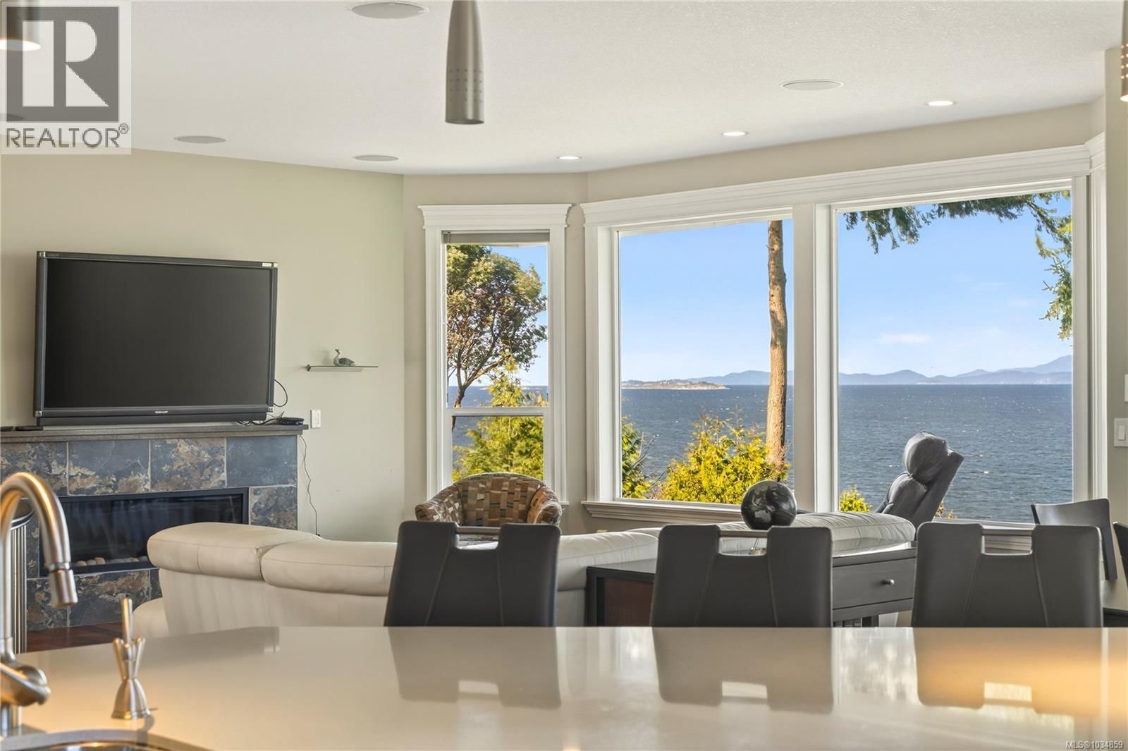 5450 Bayshore Drive property photo