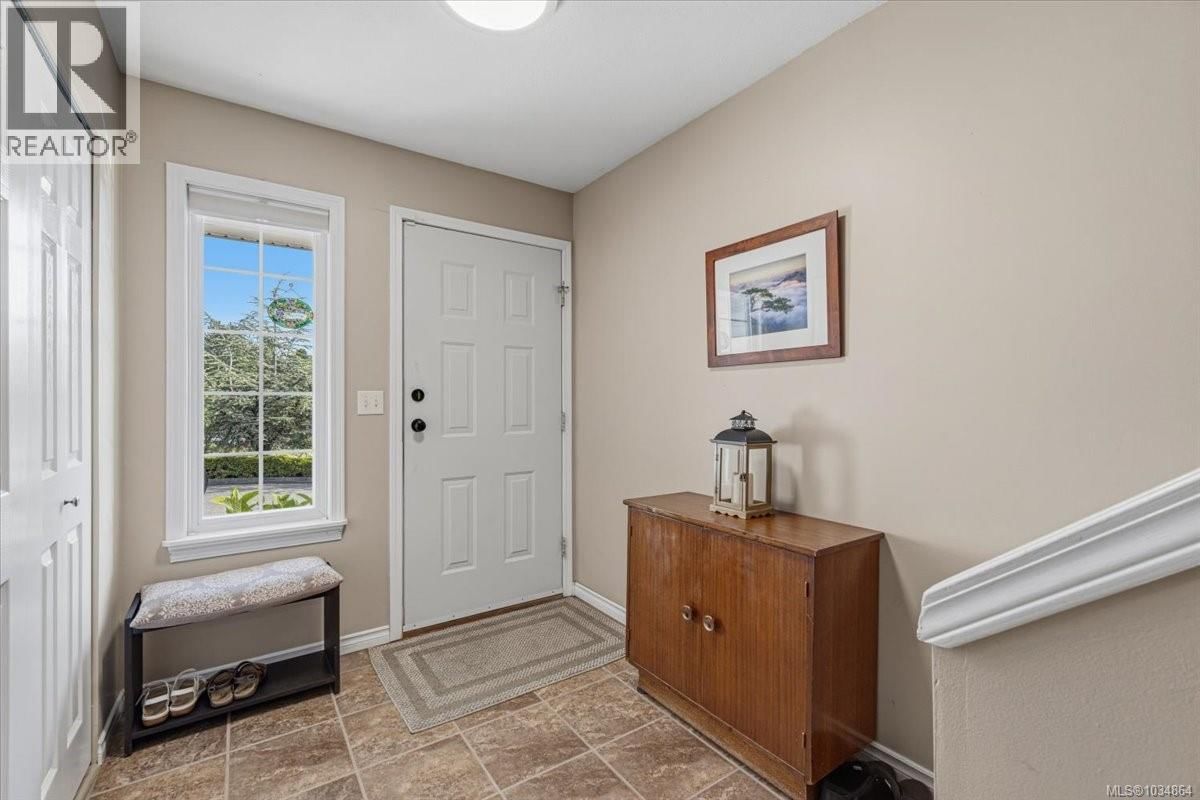 1 1659 Dufferin Crescent property photo