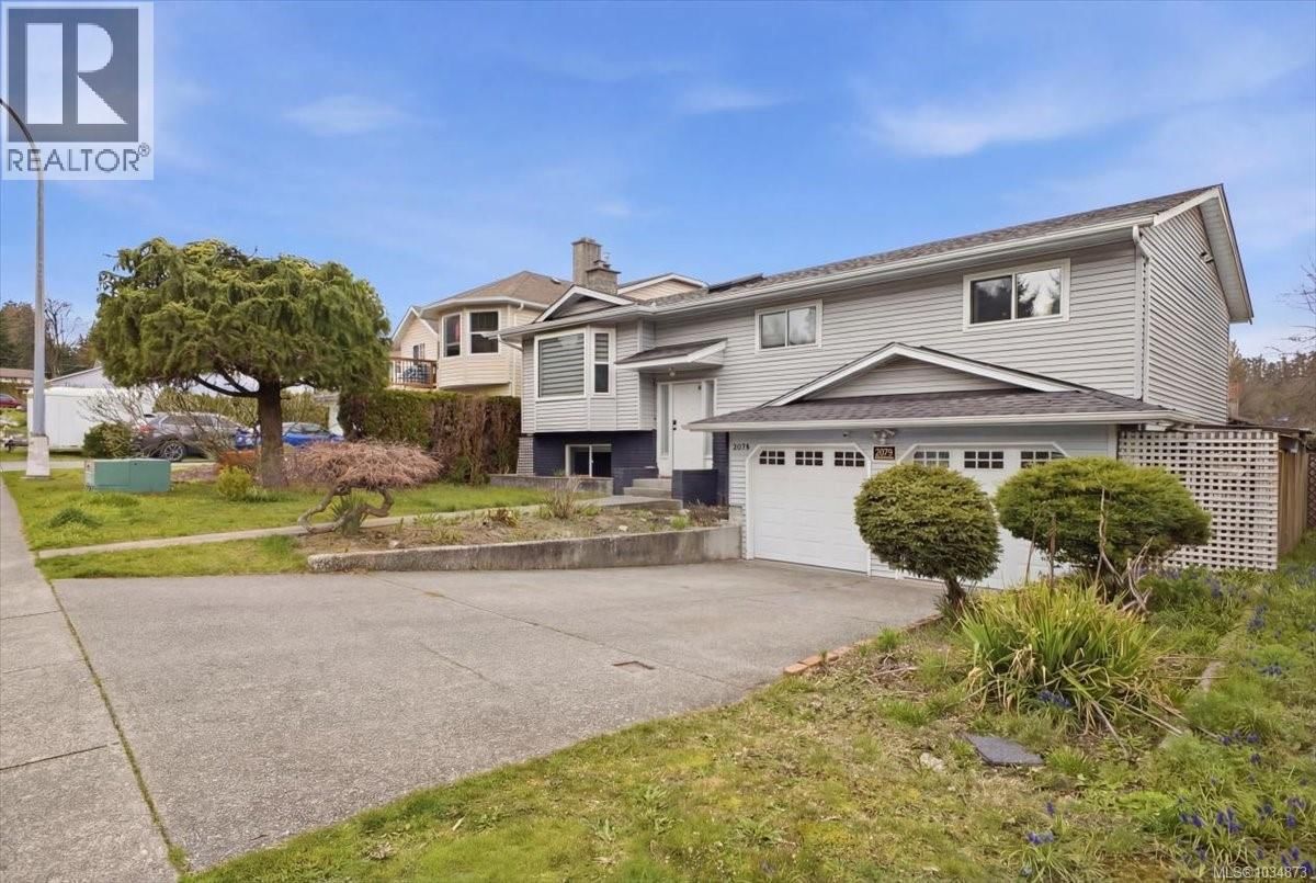 2079 Bay Street property photo