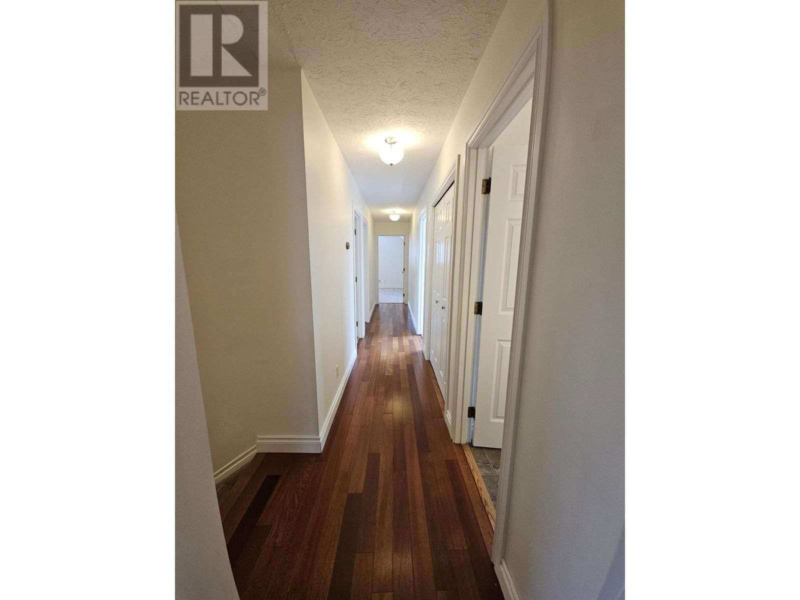 128 CHAMBERLAIN CRESCENT Image 39