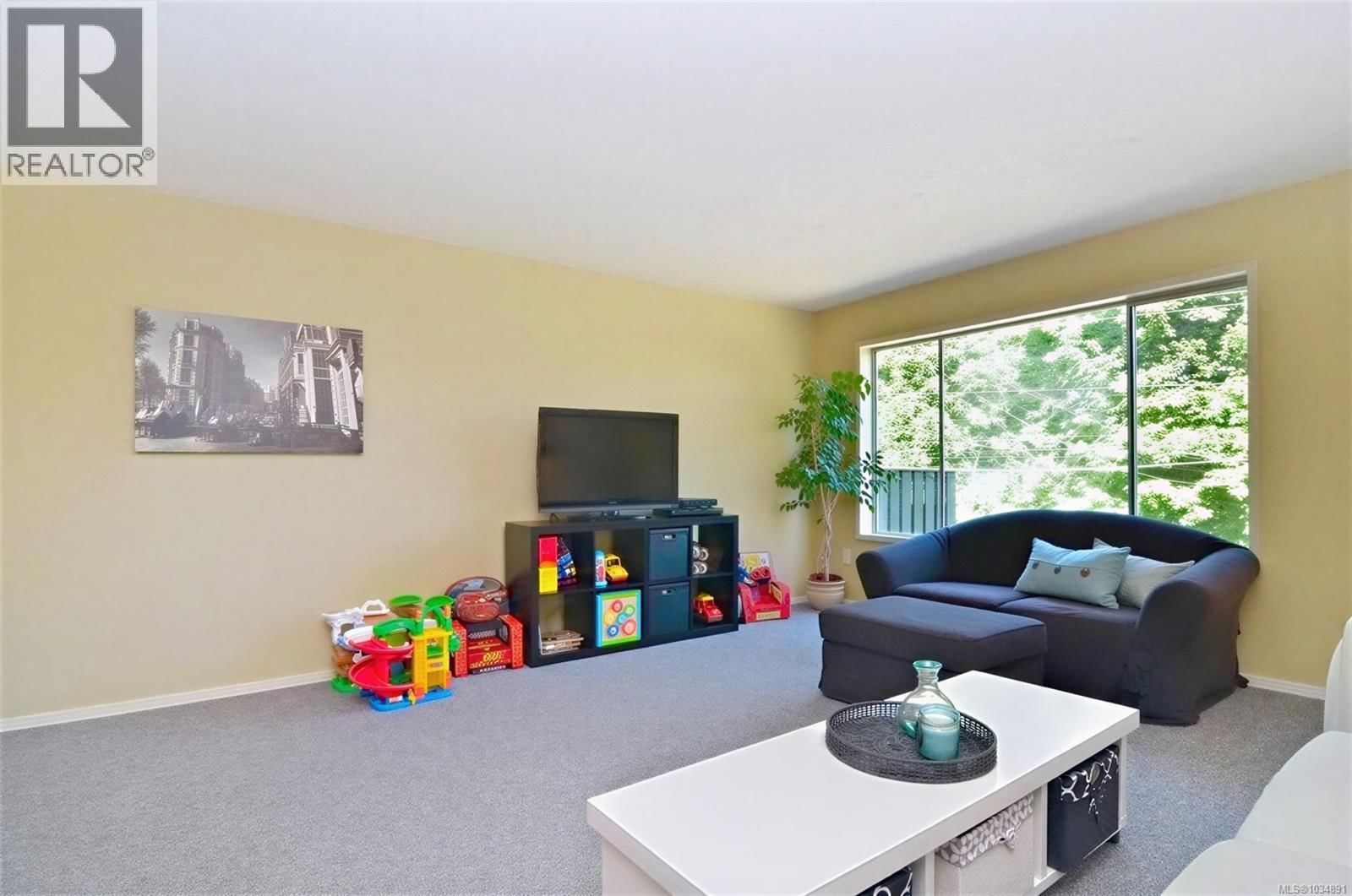 379 Kislingbury Lane property photo
