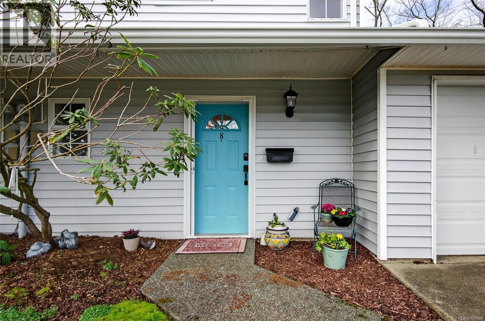 8 2200 Manor Drive property photo