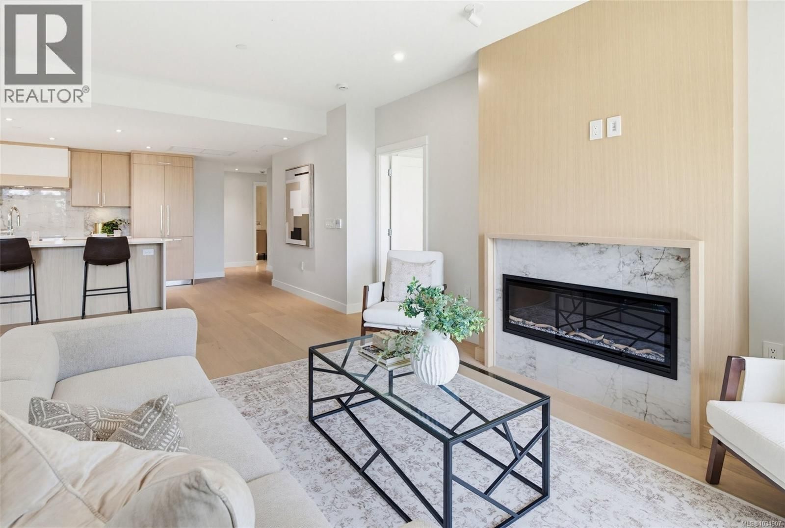 202 5229 Cordova Bay Road property photo