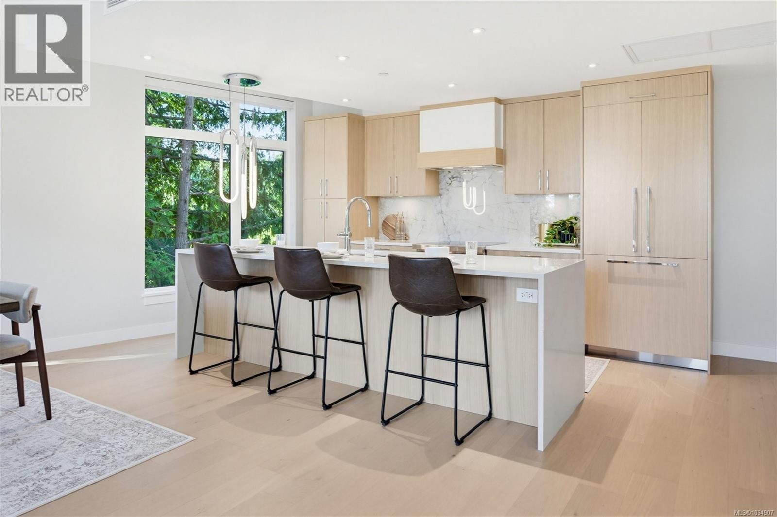 202 5229 Cordova Bay Road property photo