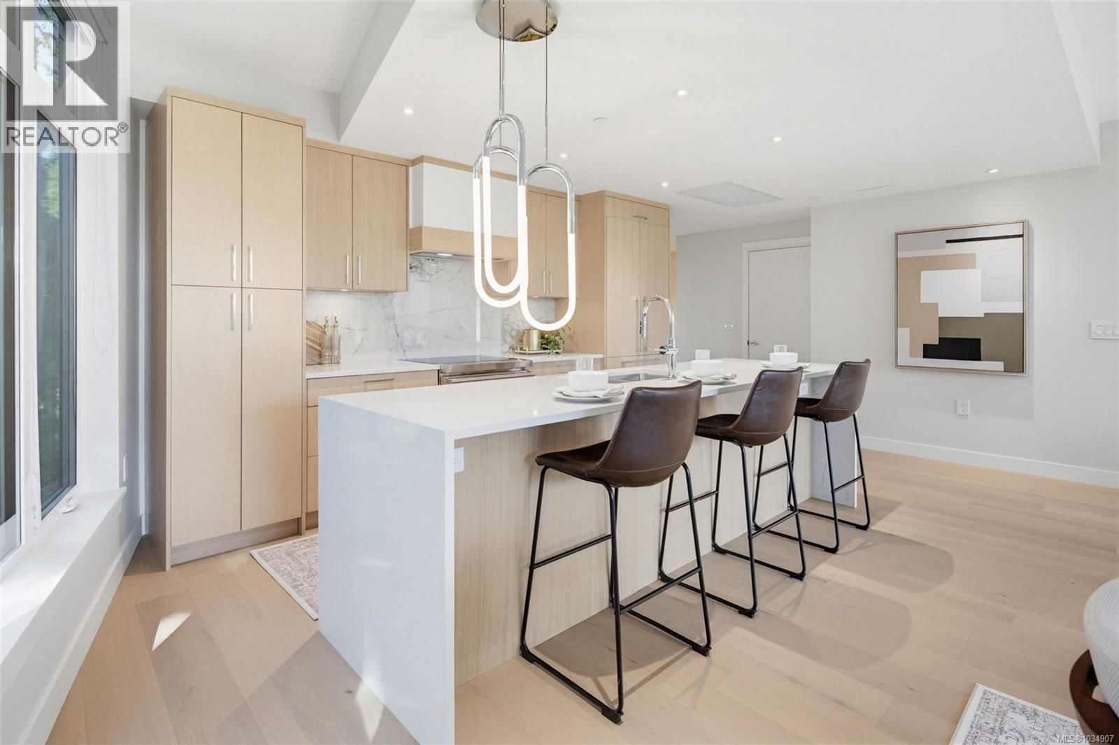 202 5229 Cordova Bay Road property photo
