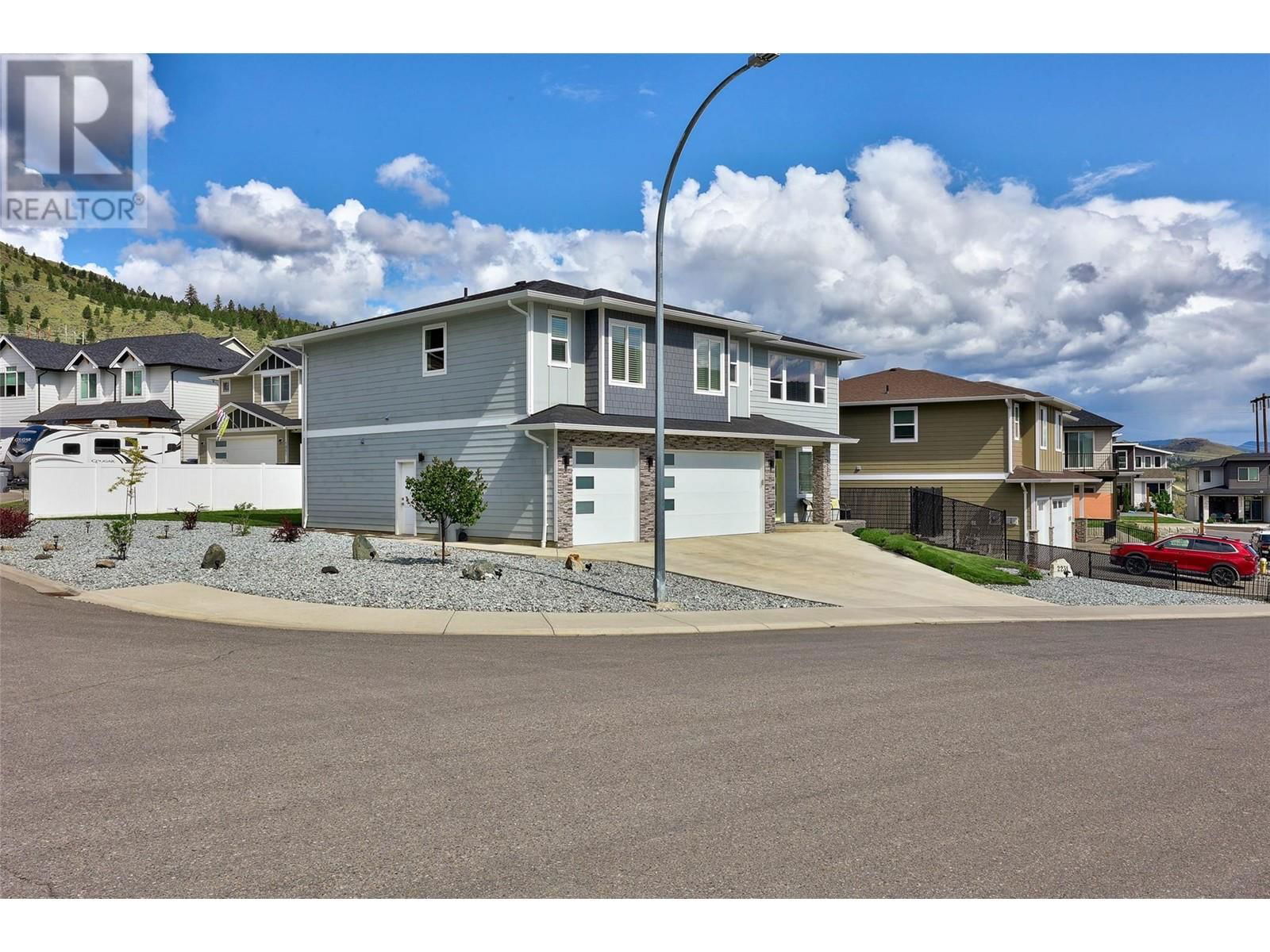 2231 DOUBLETREE CRESCENT Image 2