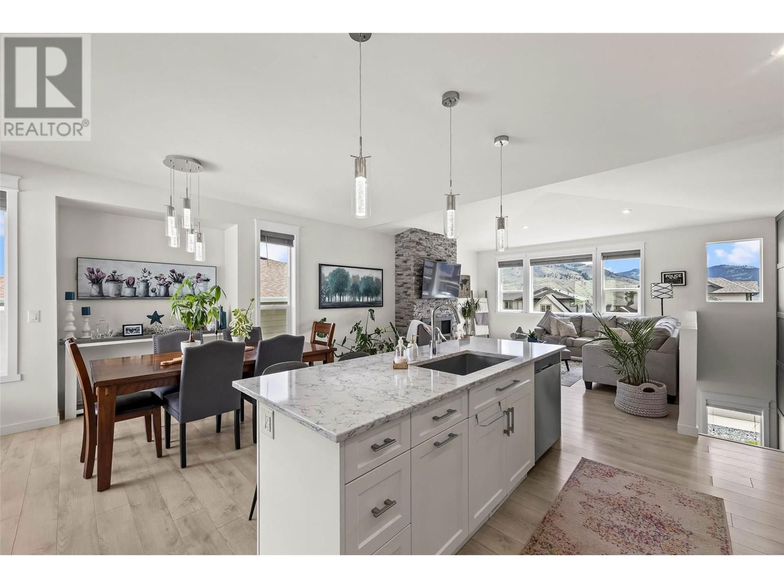 2231 DOUBLETREE CRESCENT Image 4