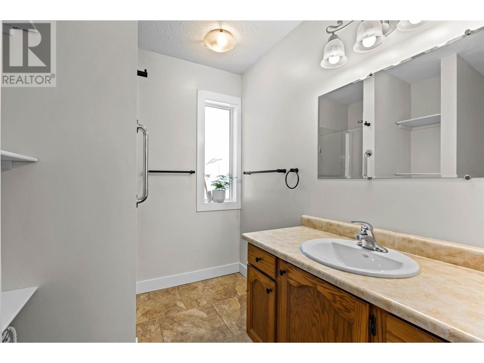 4061 DAVIE ROAD Image 16