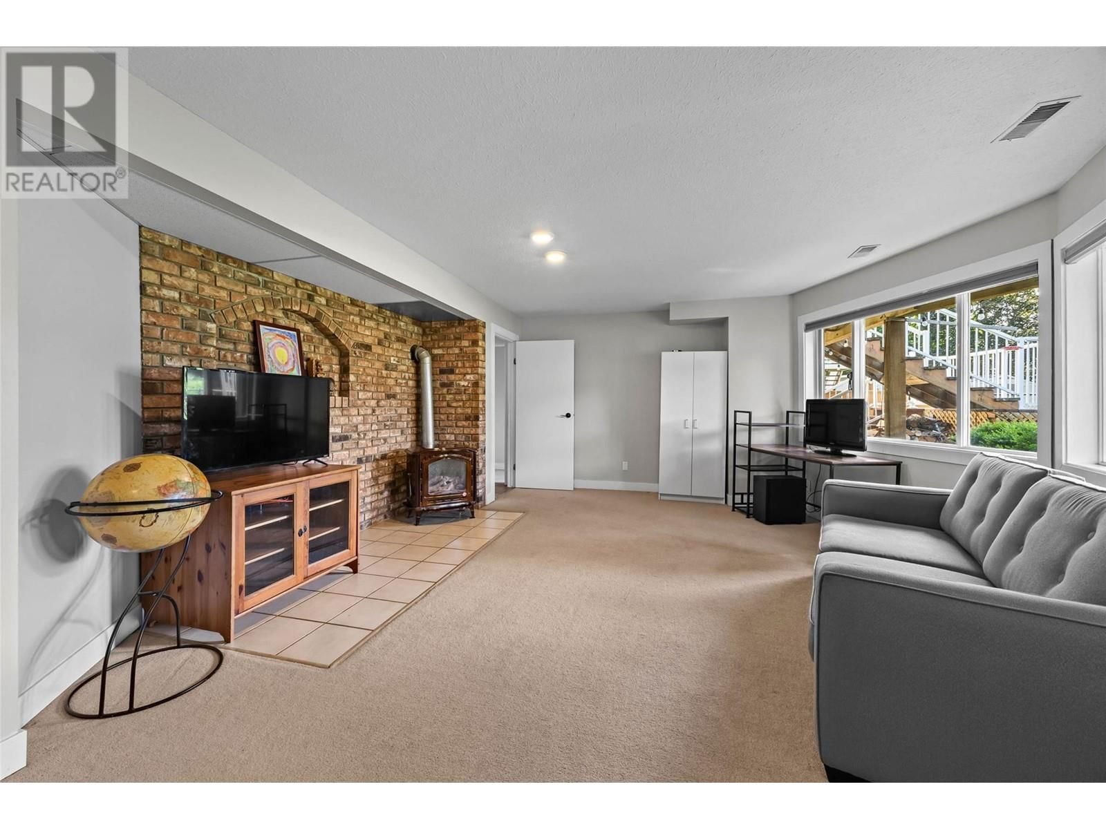 4061 DAVIE ROAD Image 19