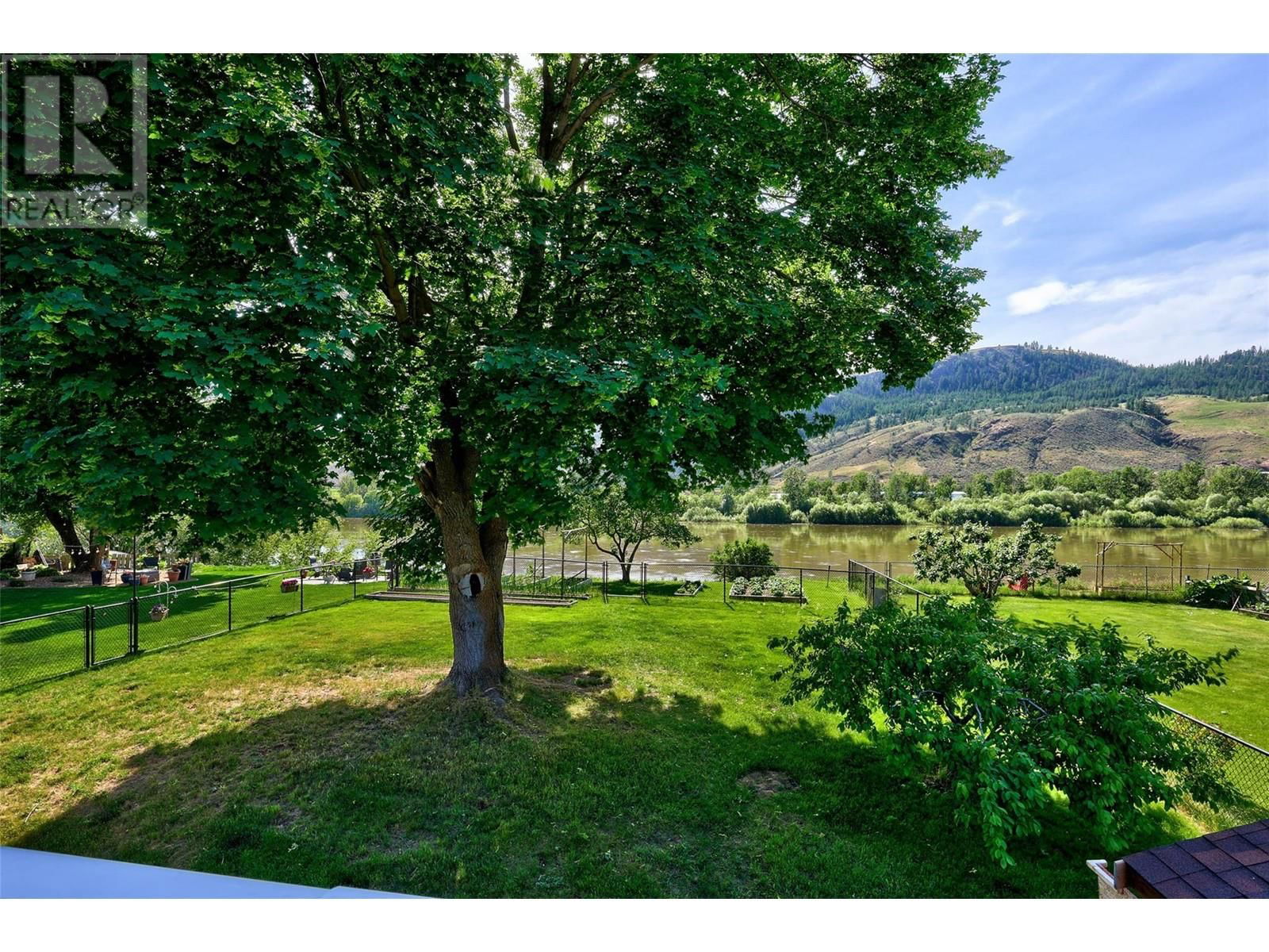 4061 DAVIE ROAD Image 37