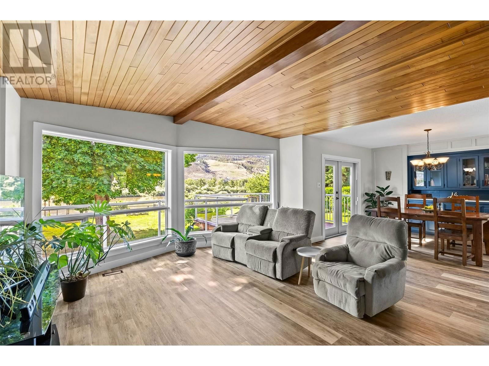 4061 DAVIE ROAD Image 4