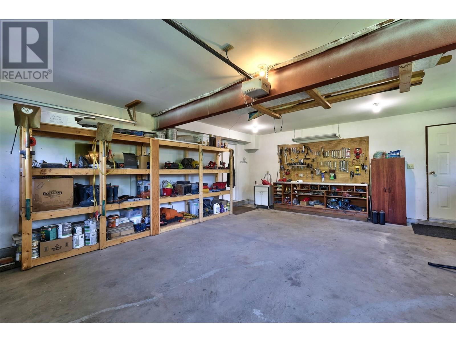 4061 DAVIE ROAD Image 46