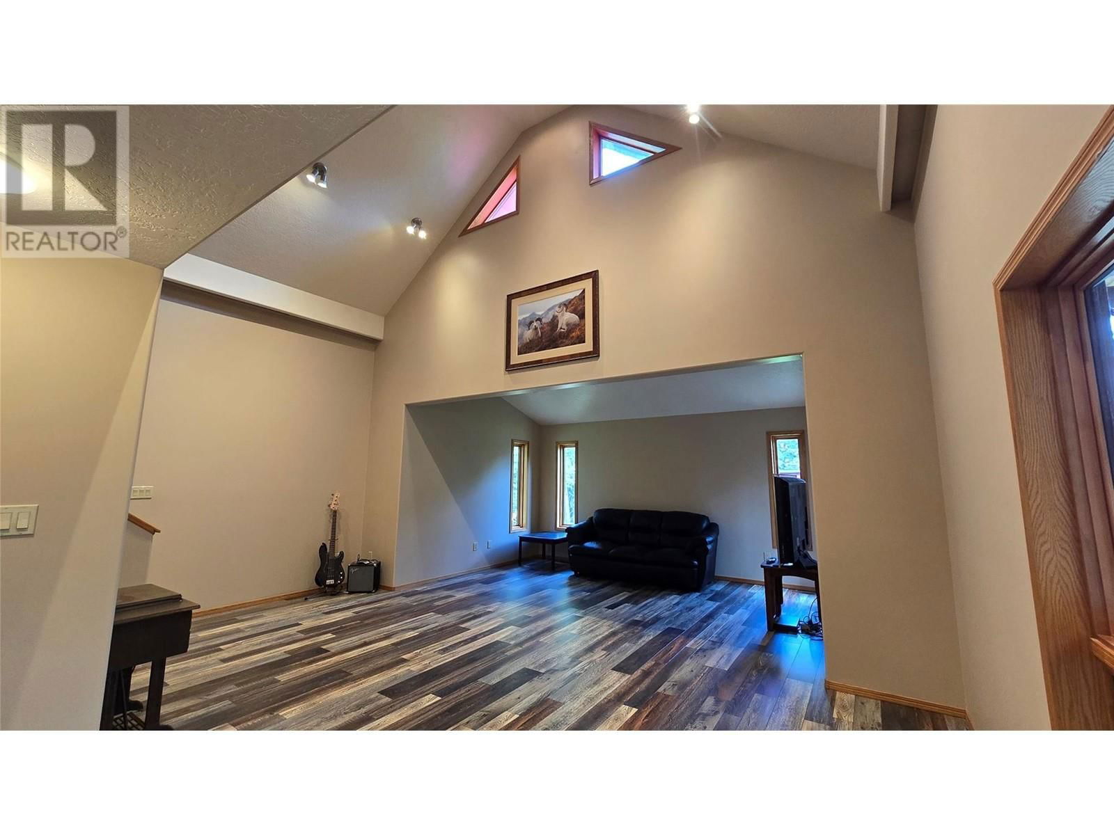 10833 MERRICK ROAD Image 24