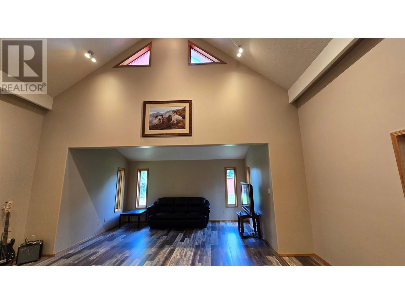 10833 MERRICK ROAD Image 25