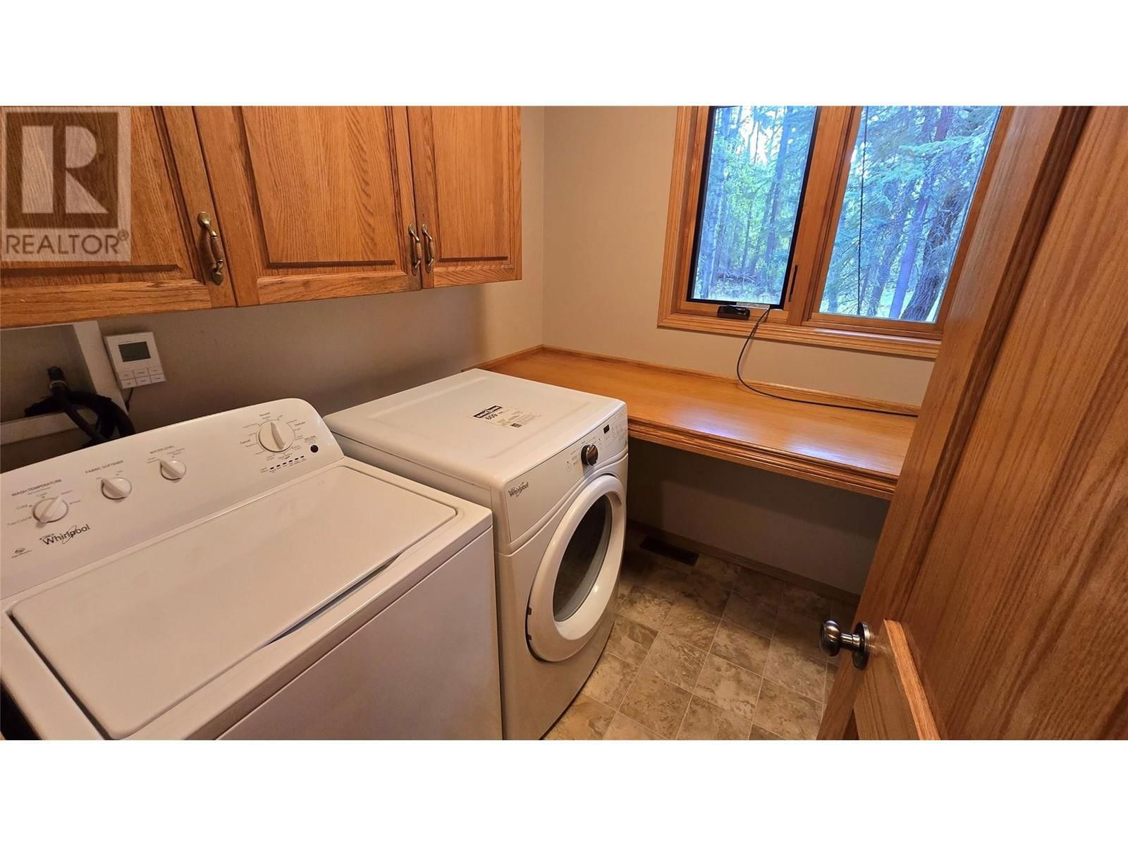 10833 MERRICK ROAD Image 31