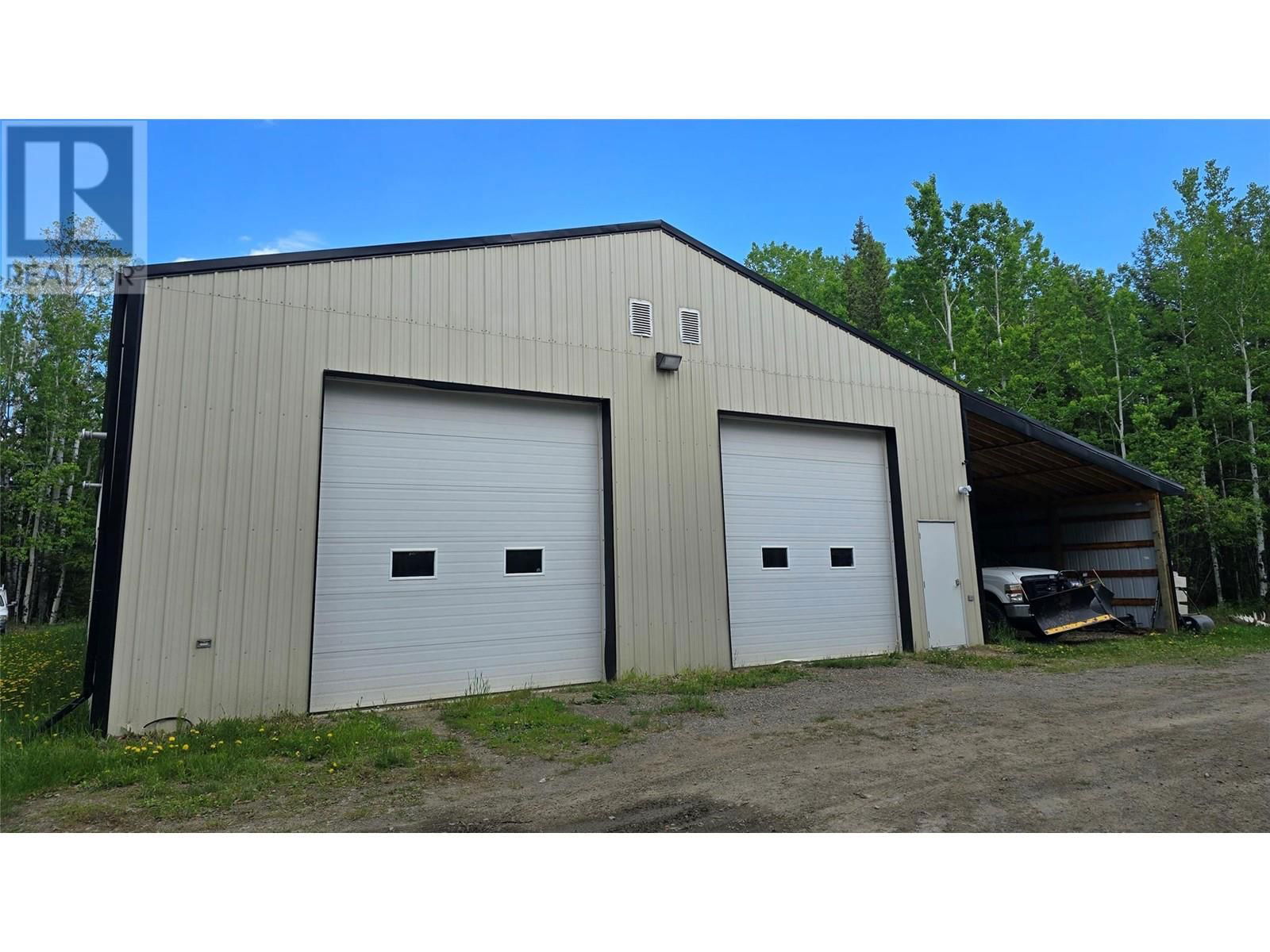 10833 MERRICK ROAD Image 36