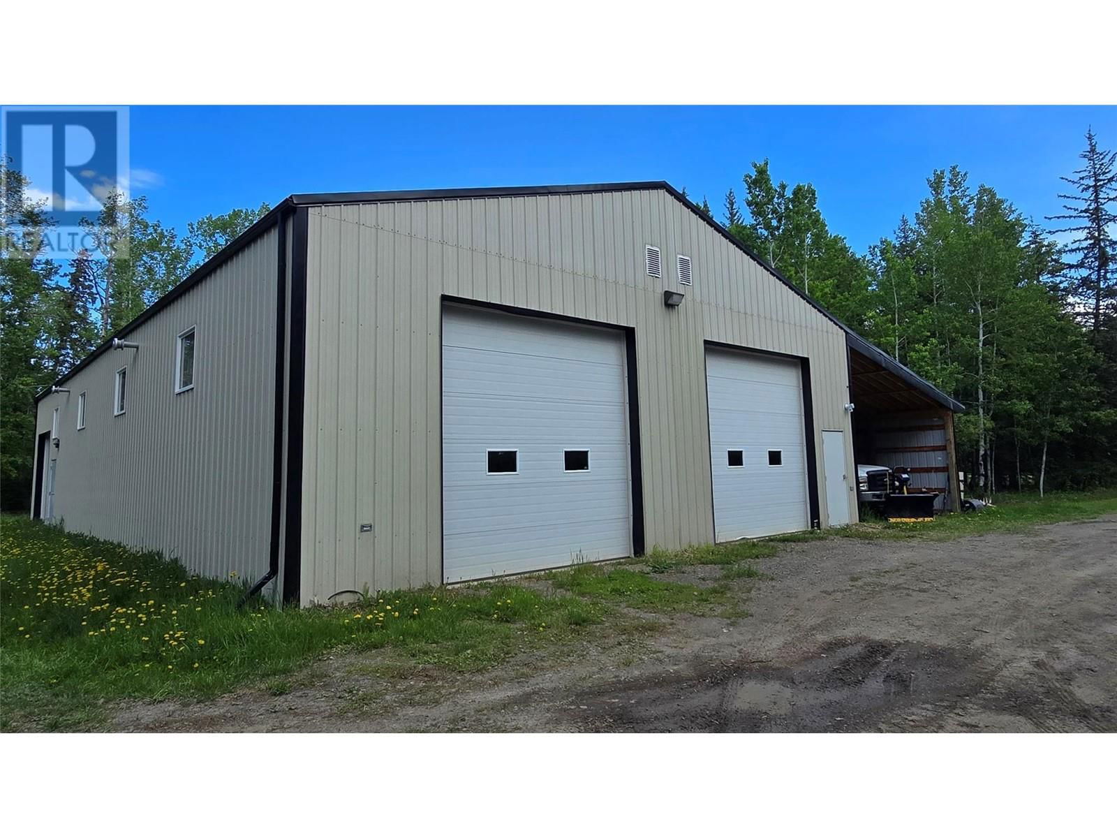 10833 MERRICK ROAD Image 37