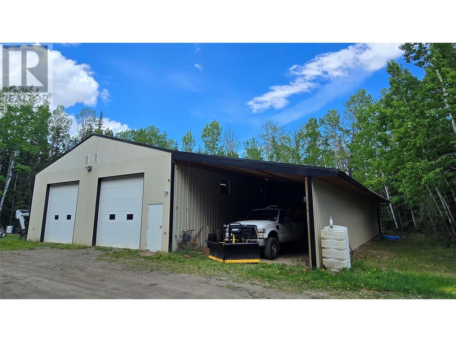 10833 MERRICK ROAD Image 38
