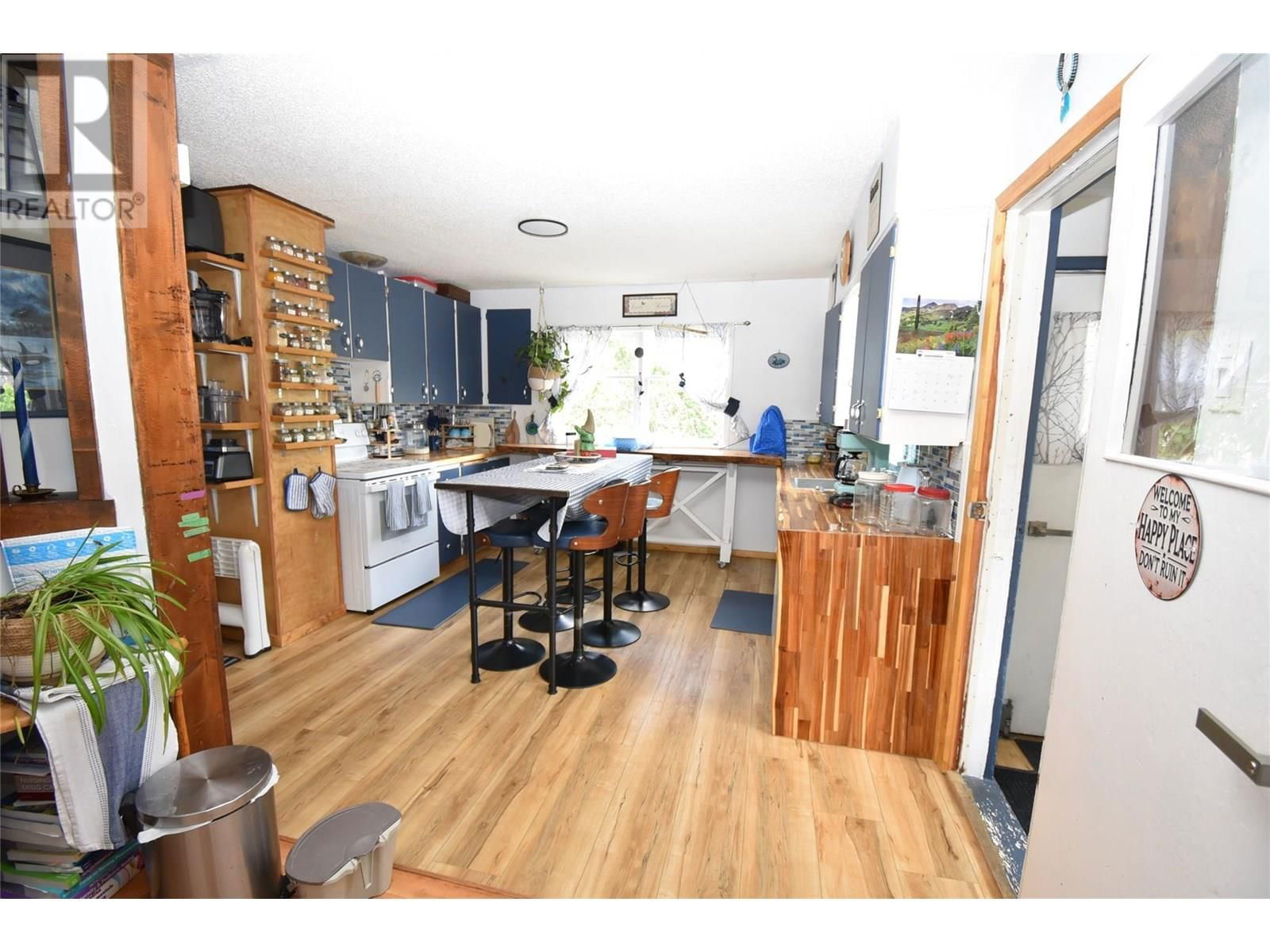 3011 38 STREET Image 12