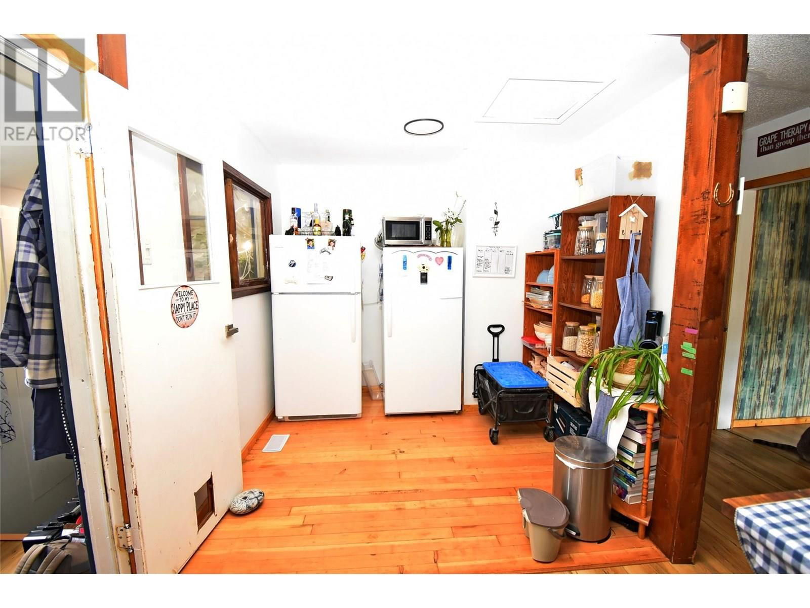 3011 38 STREET Image 13