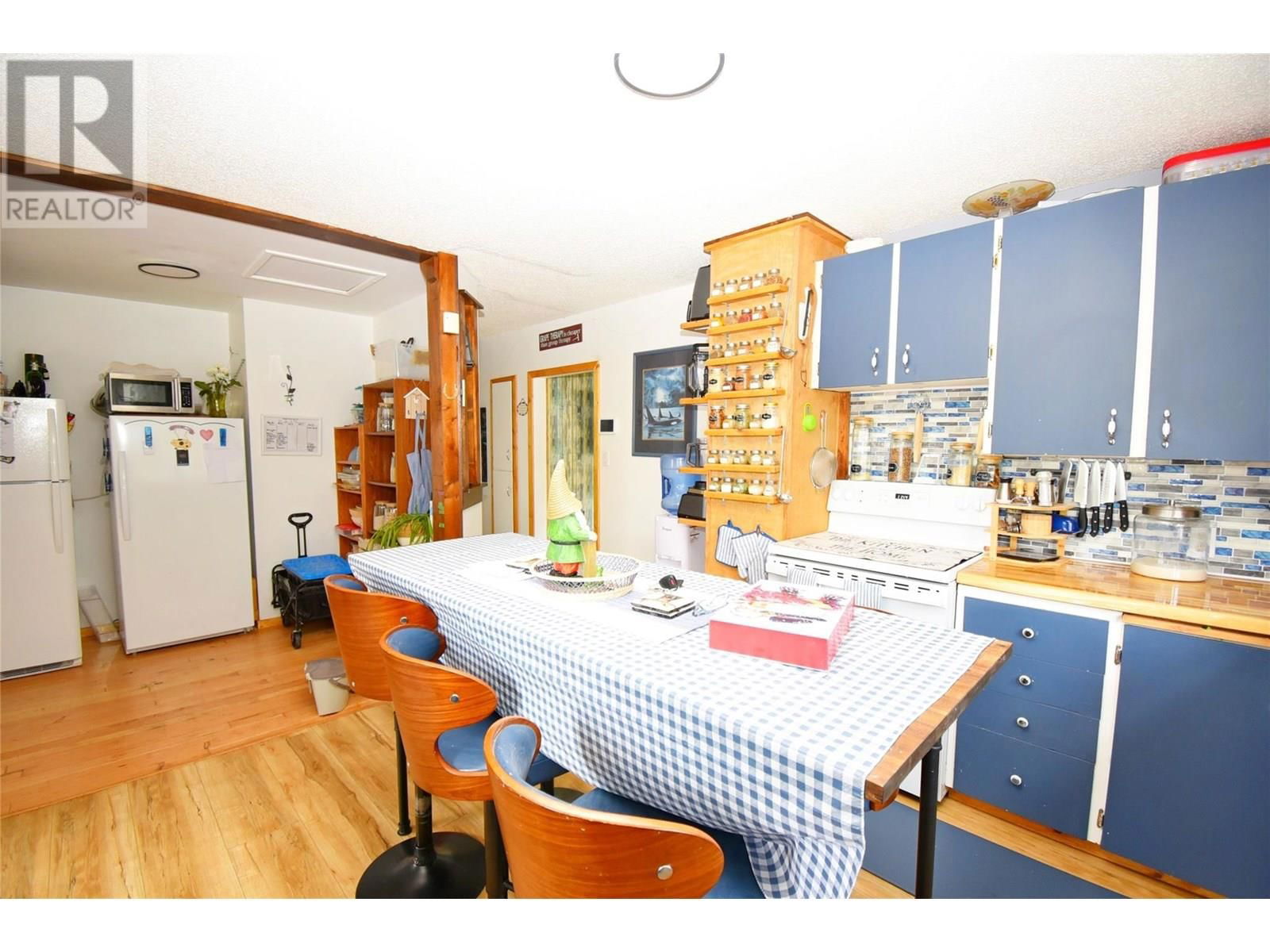 3011 38 STREET Image 14