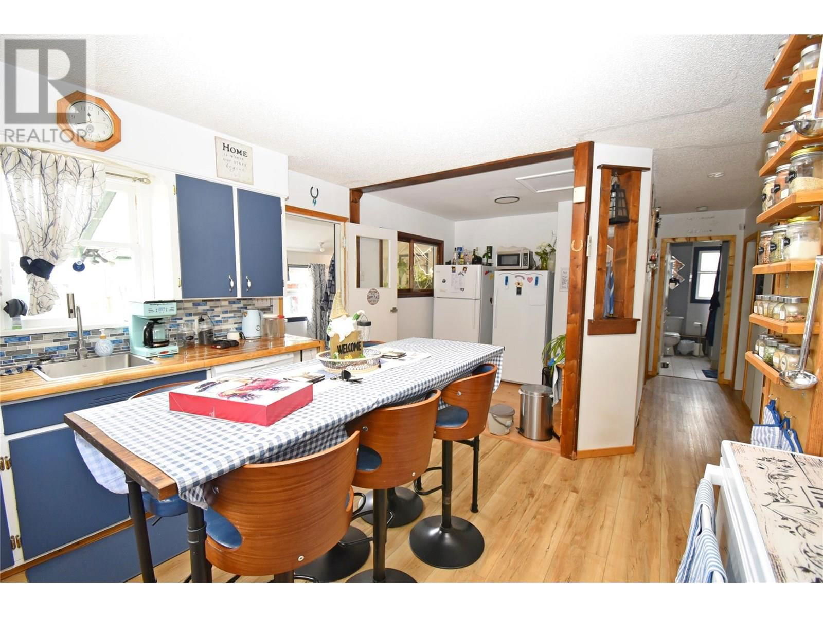 3011 38 STREET Image 15