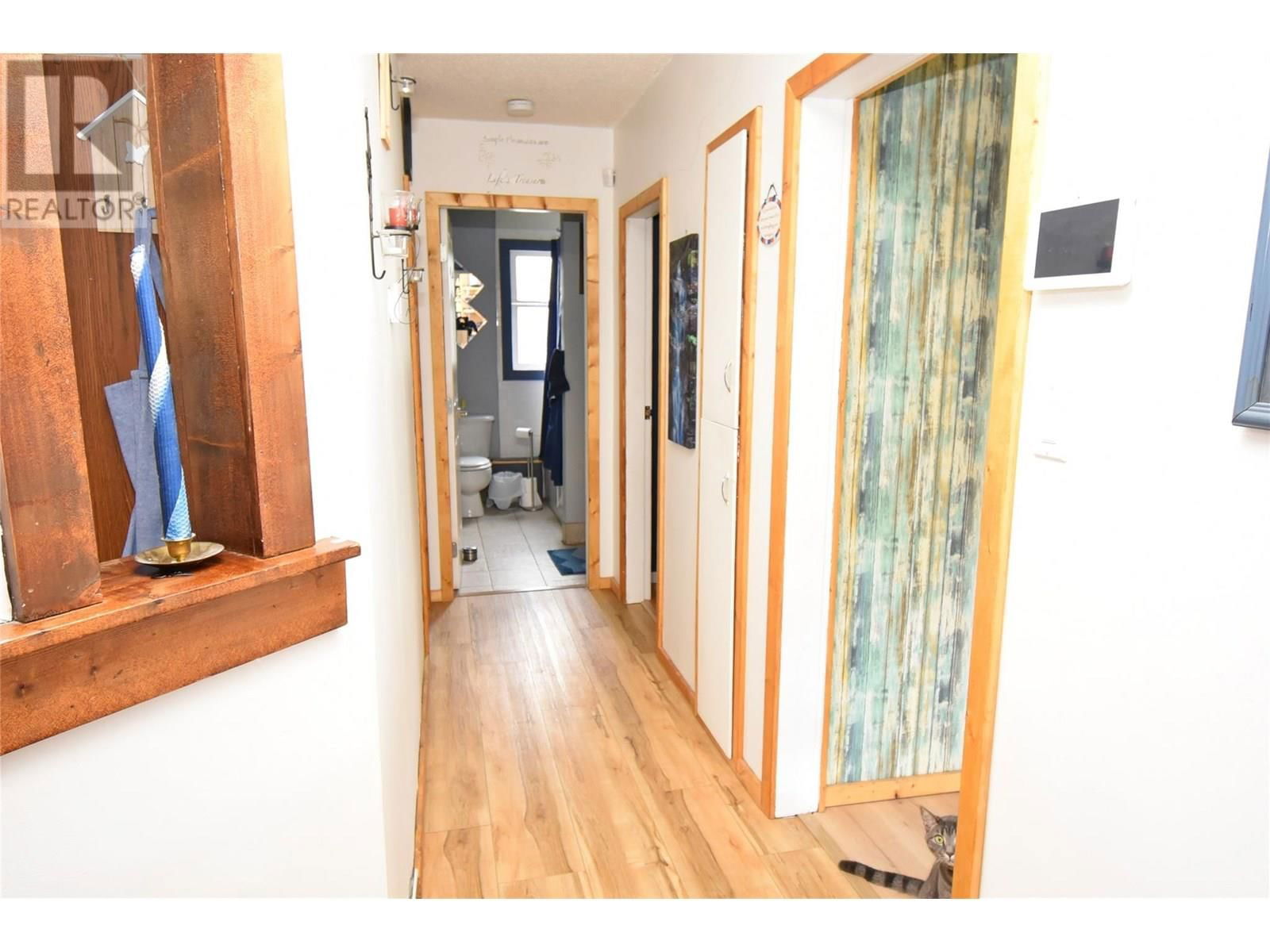 3011 38 STREET Image 19