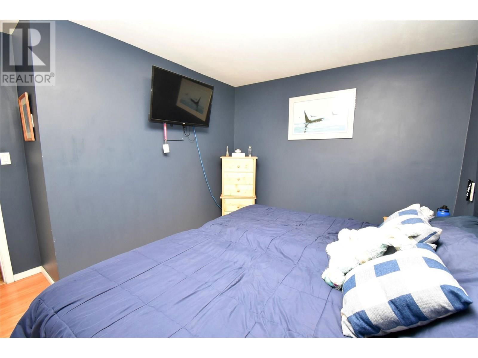 3011 38 STREET Image 21