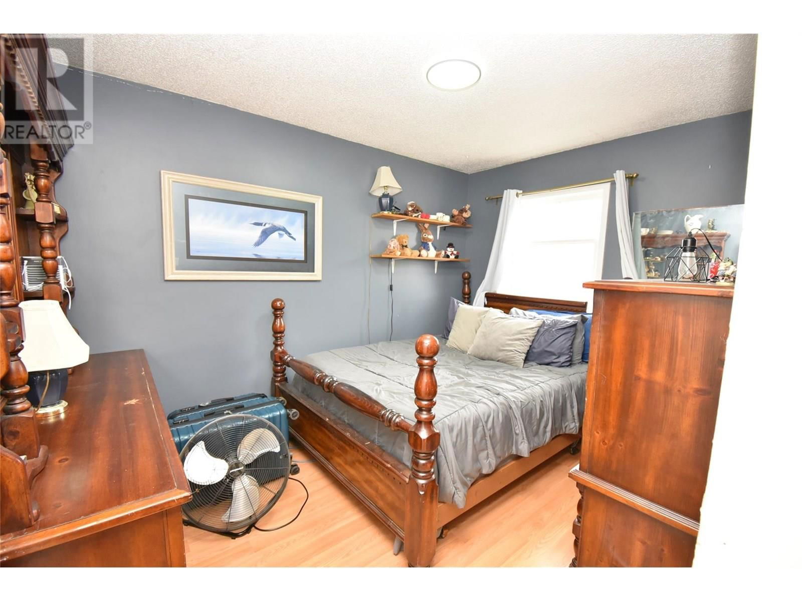 3011 38 STREET Image 26