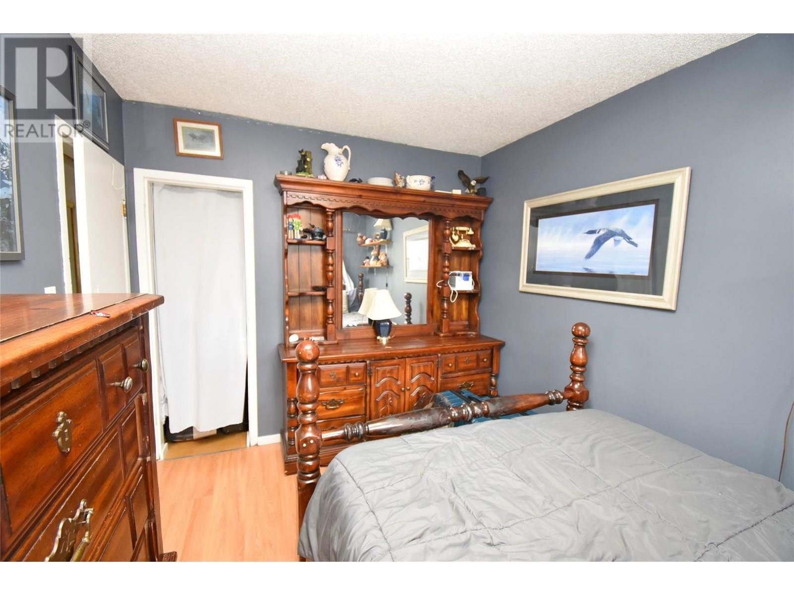 3011 38 STREET Image 27