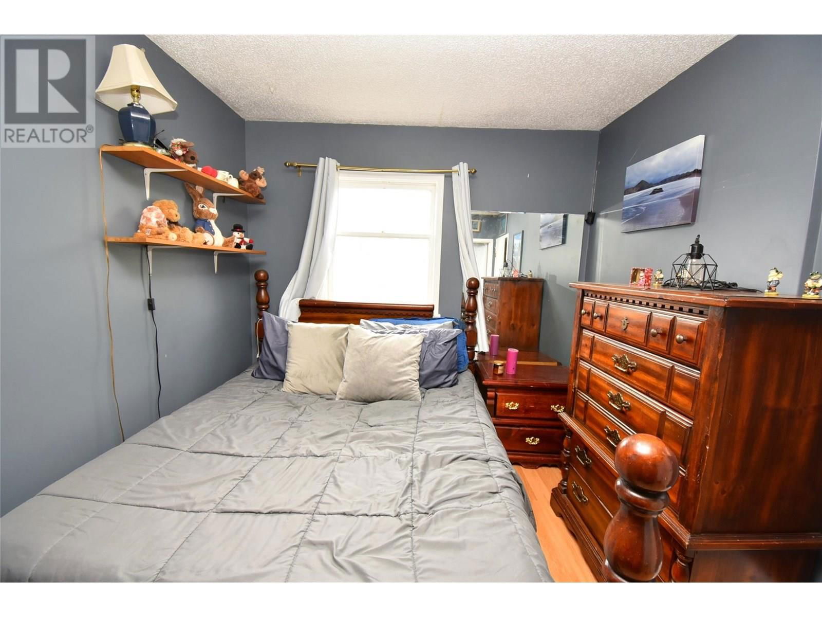 3011 38 STREET Image 28