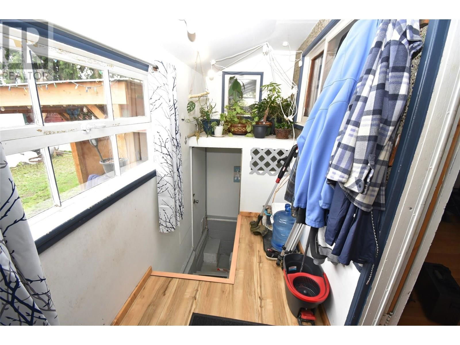 3011 38 STREET Image 29