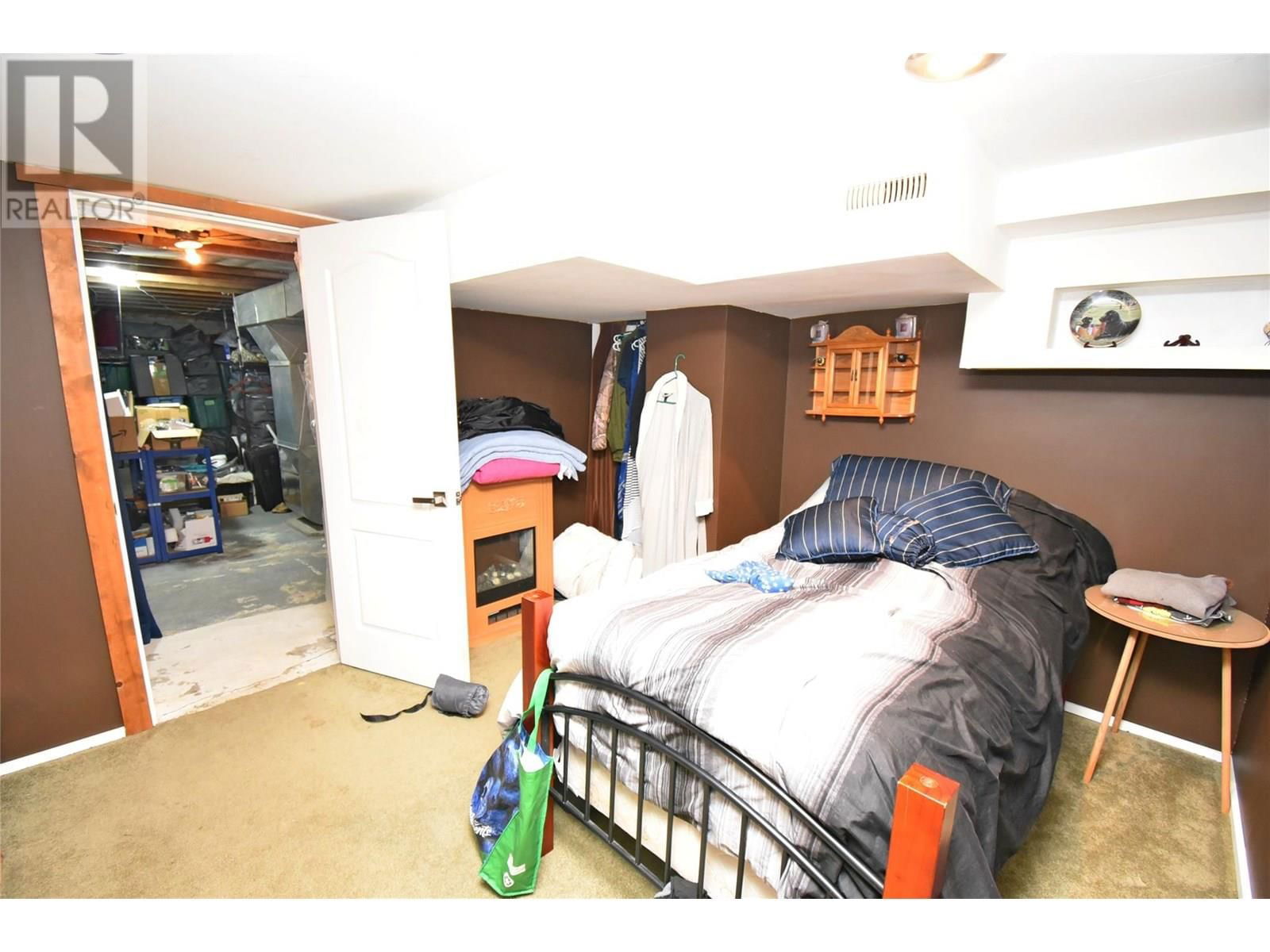 3011 38 STREET Image 32