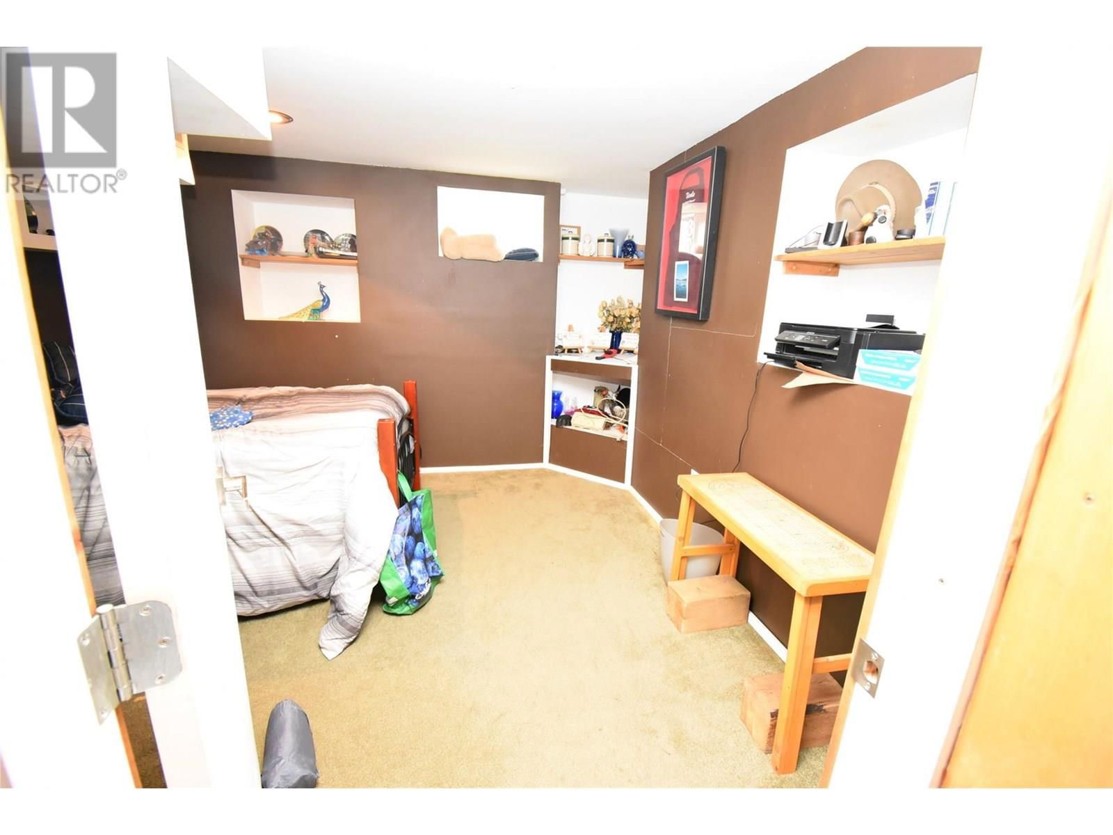 3011 38 STREET Image 33