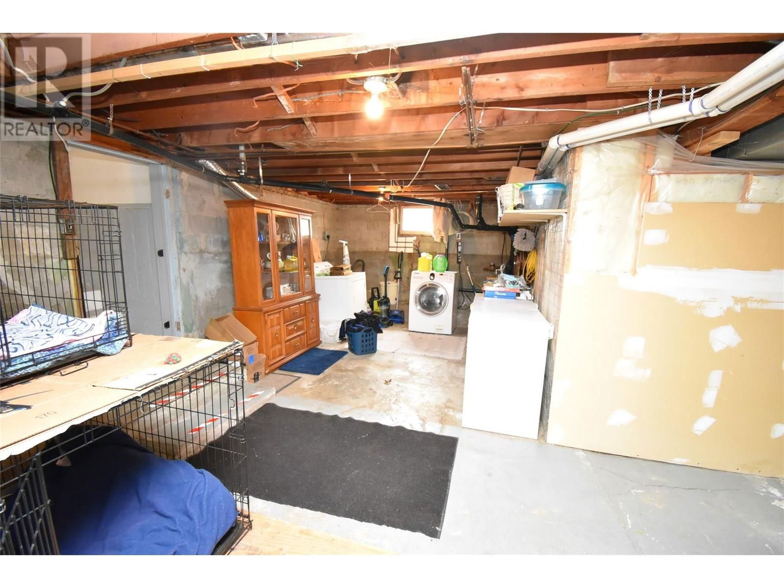 3011 38 STREET Image 39