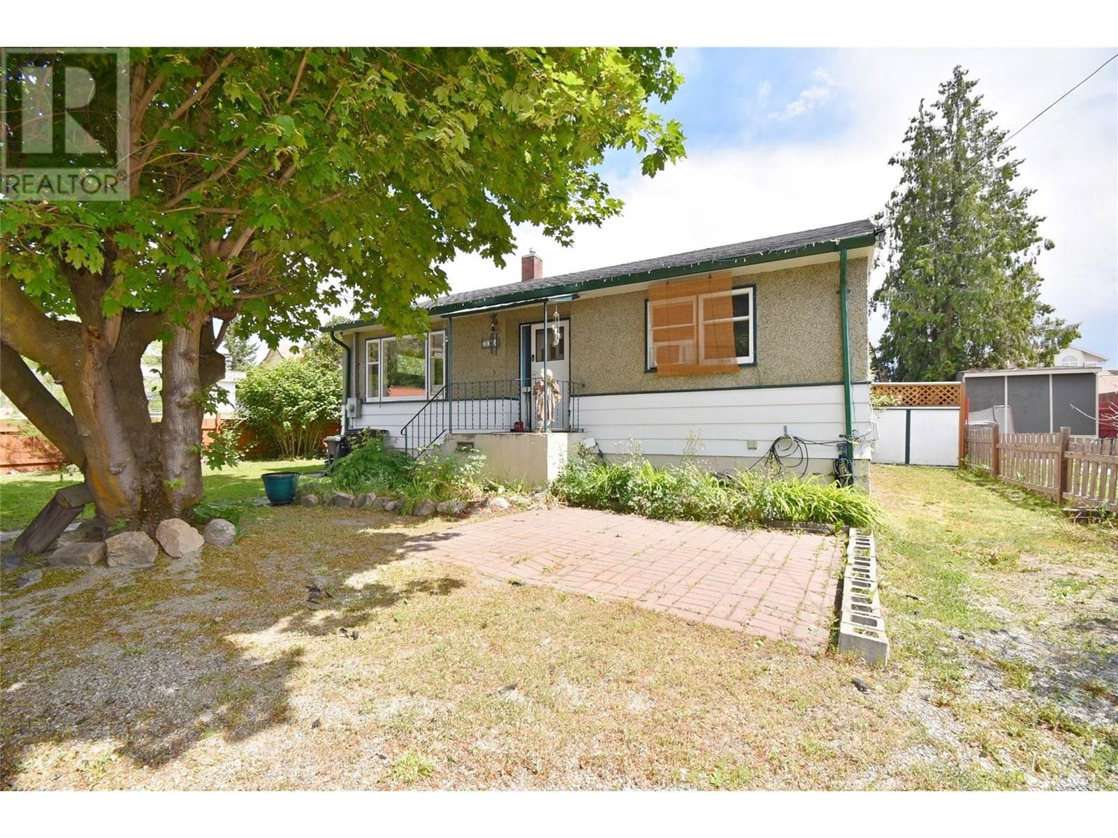 3011 38 STREET Image 4