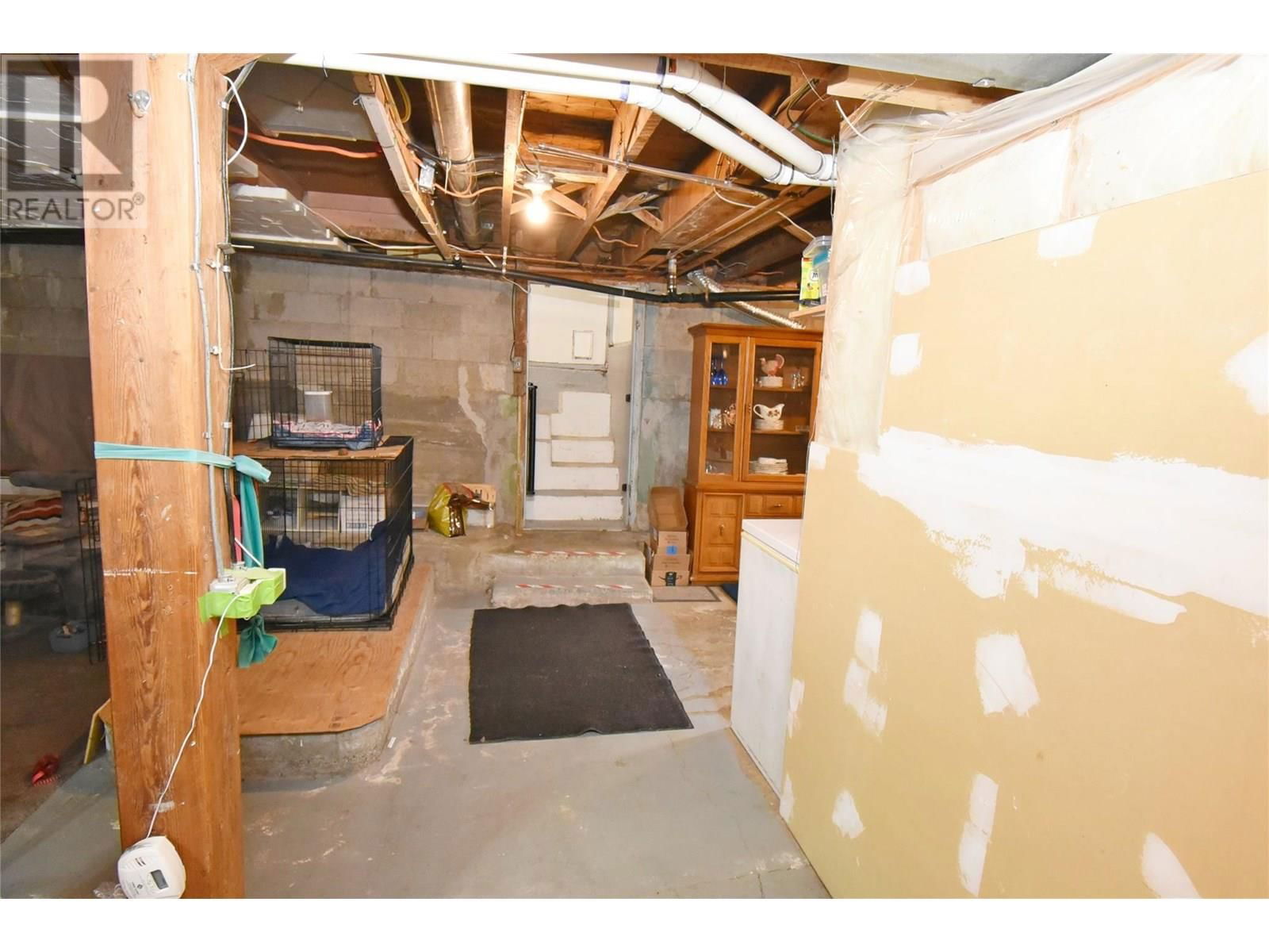 3011 38 STREET Image 44