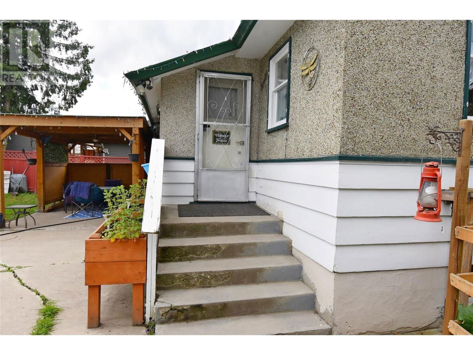 3011 38 STREET Image 45