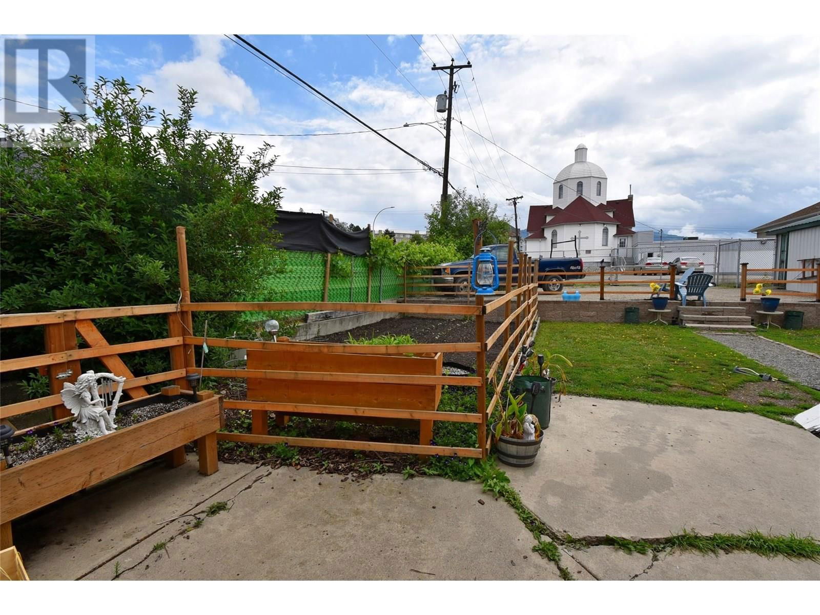 3011 38 STREET Image 53