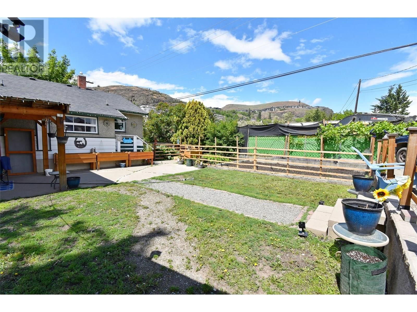 3011 38 STREET Image 55