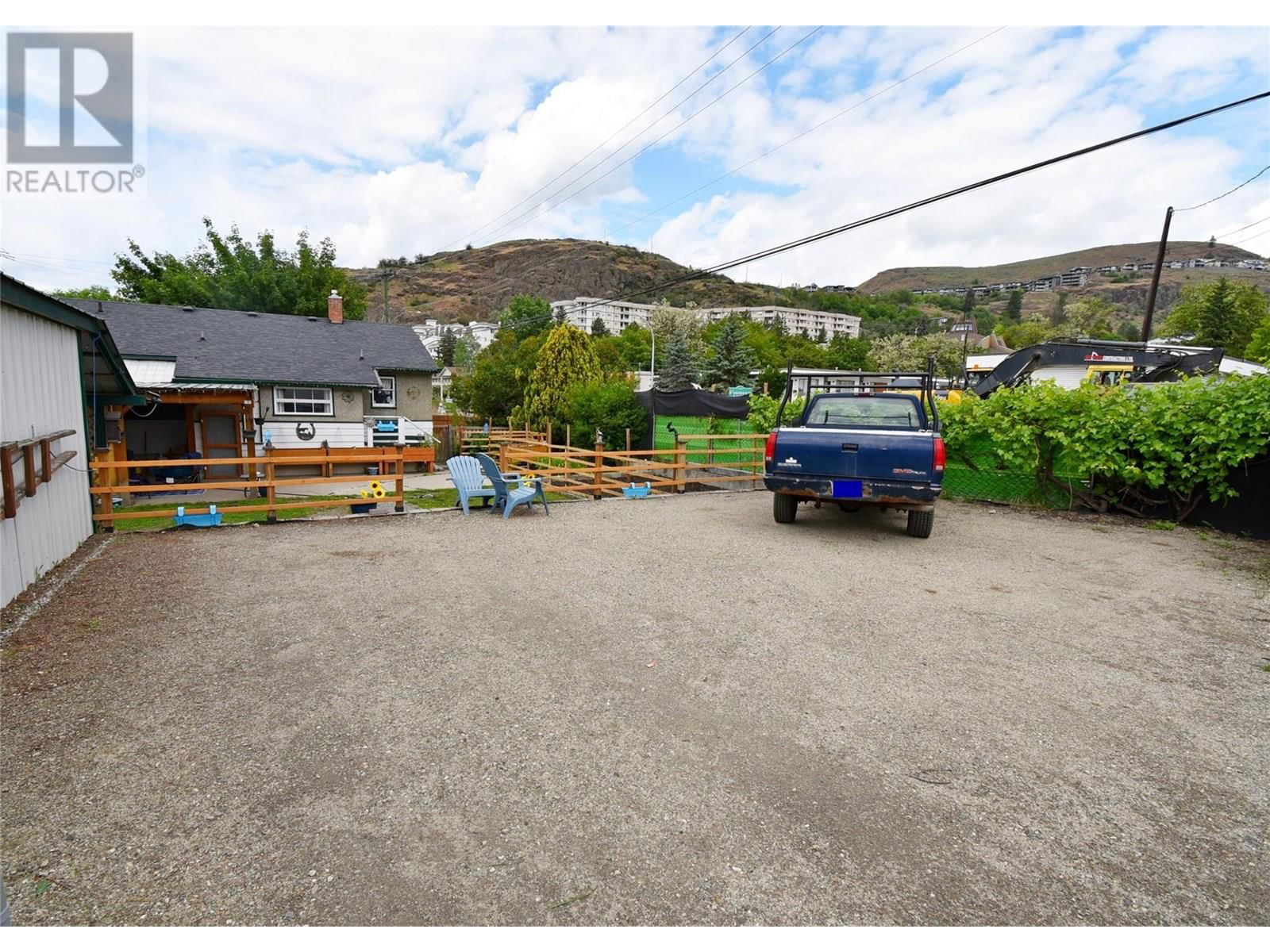 3011 38 STREET Image 66