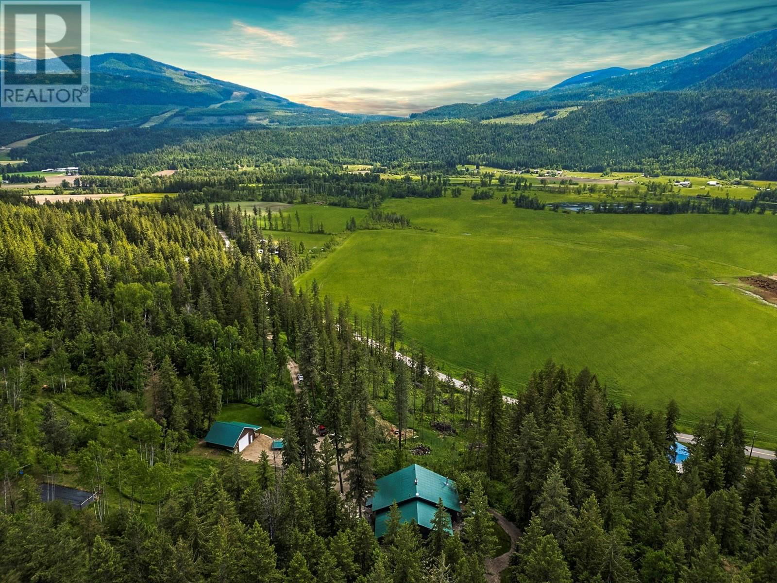 1099 ENDERBY MABEL LAKE ROAD Image 1