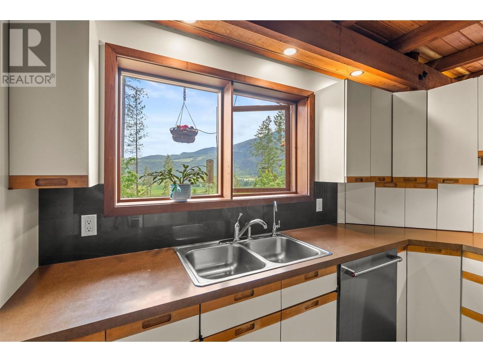 1099 ENDERBY MABEL LAKE ROAD Image 26