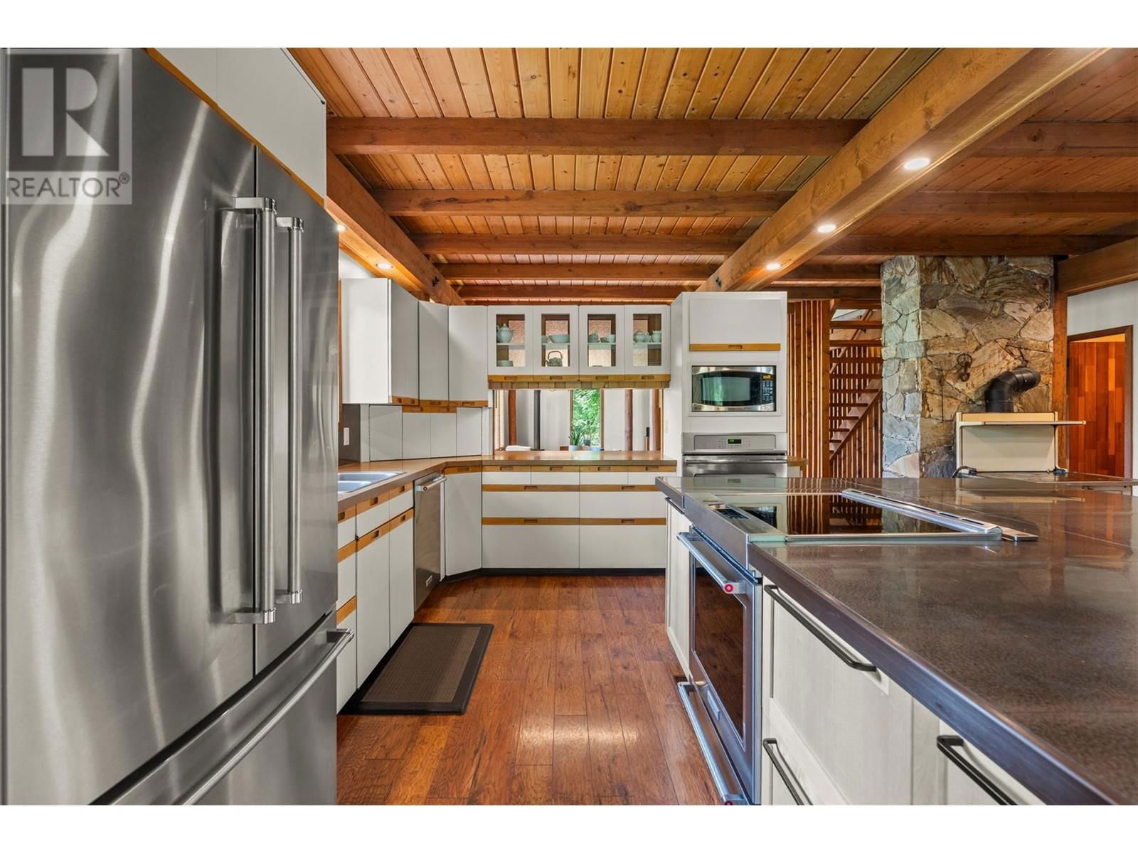 1099 ENDERBY MABEL LAKE ROAD Image 27