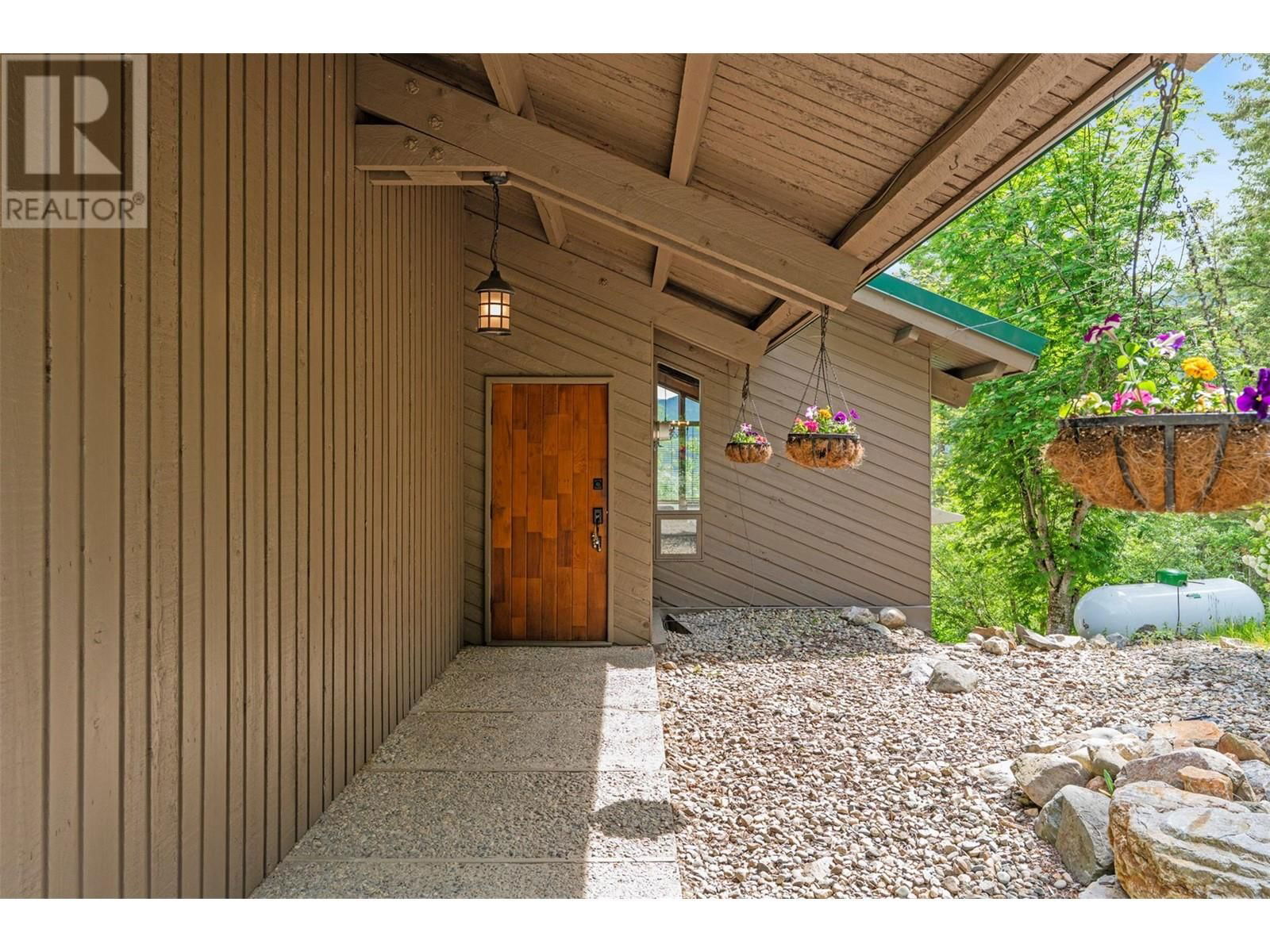 1099 ENDERBY MABEL LAKE ROAD Image 6