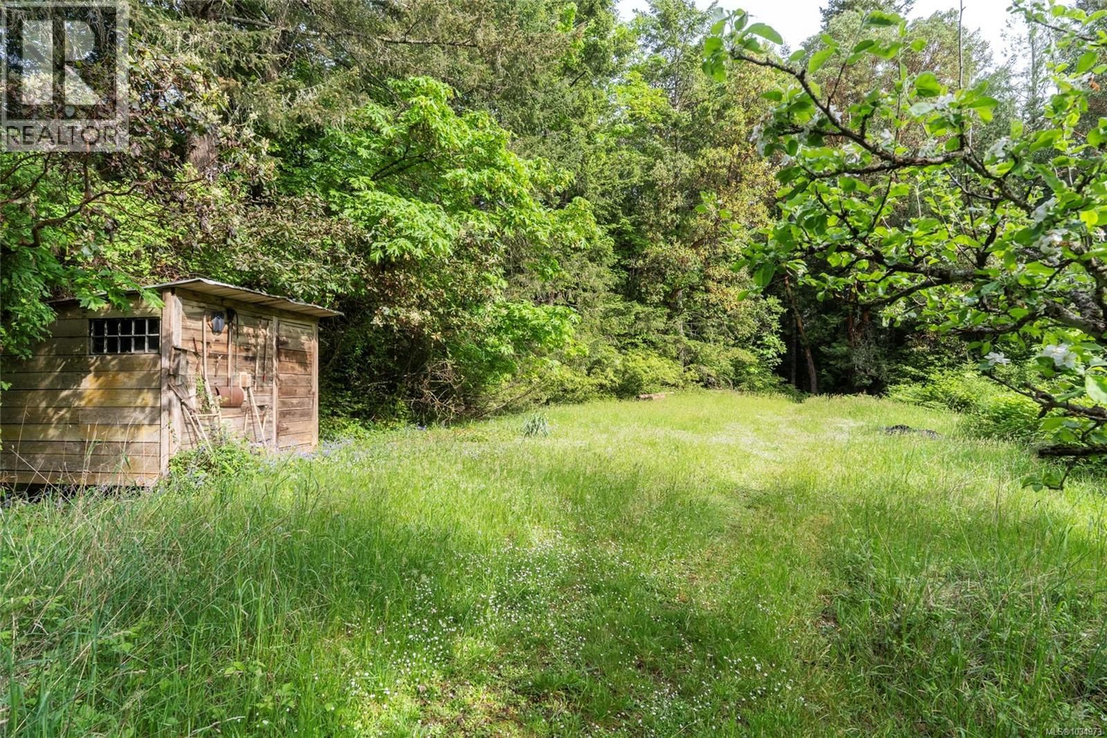 5924 Old West Saanich Road property photo