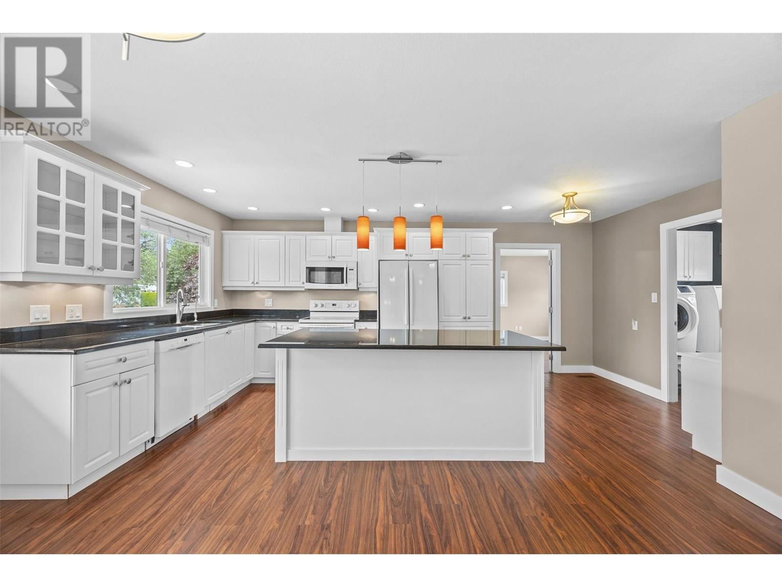 645 MARK ROAD Image 10